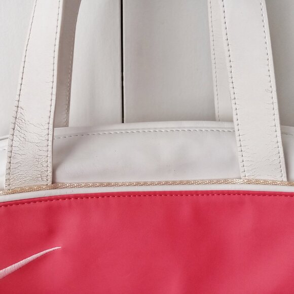 💮2/$40💮 Vintage Nike Pink Medium Baulet Bag - Picture 4 of 7